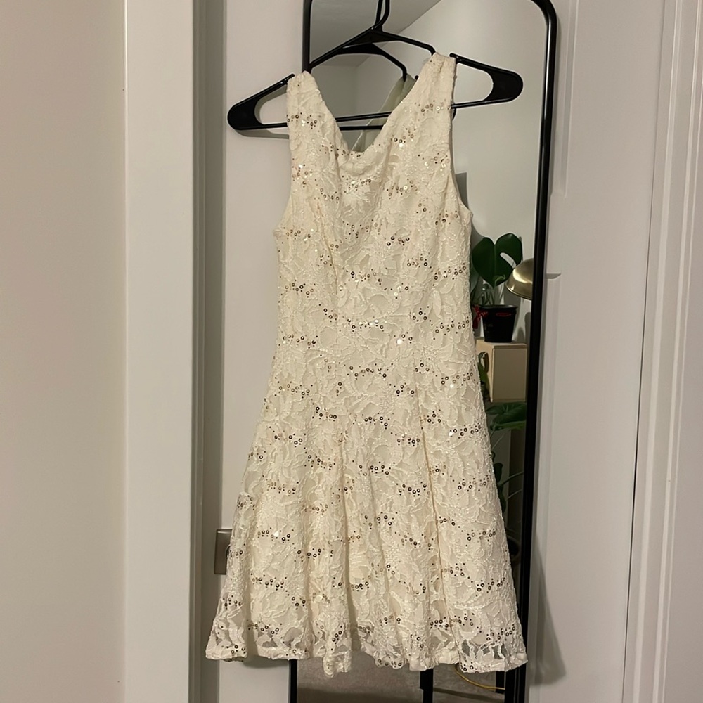 Cream/Gold lac with tulle prom, bridal shower/bachelorette party dress. Size 3/4